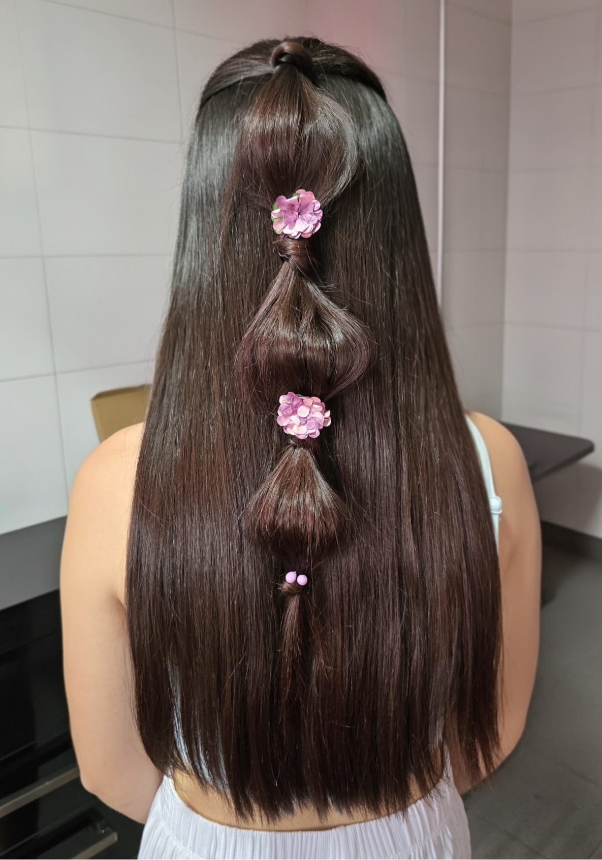 Mechas babylights vainilla en cabello corto